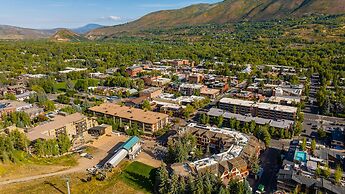 Aspen Square Condominium Hotel