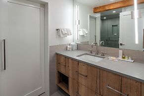 Aspen Square Condominium Hotel