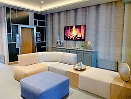 Aspen Square Condominium Hotel