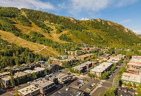 Aspen Square Condominium Hotel