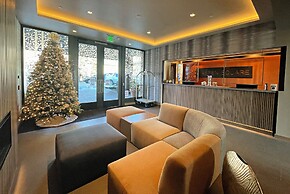 Aspen Square Condominium Hotel