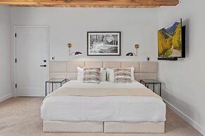Aspen Square Condominium Hotel