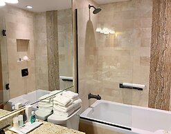 Aspen Square Condominium Hotel