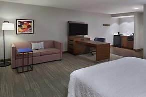 Hampton Inn & Suites by Hilton Montreal-Dorval