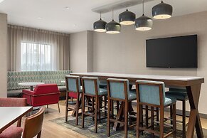 Hampton Inn & Suites by Hilton Montreal-Dorval