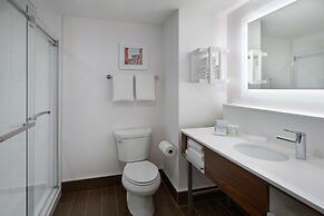 Hampton Inn & Suites by Hilton Montreal-Dorval
