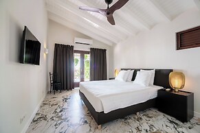 Papagayo Beach Resort