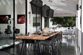 Papagayo Beach Resort