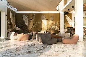 Papagayo Beach Resort