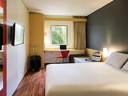 ibis Monterrey Valle
