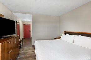Holiday Inn Express Hotel & Suites Philadelphia – King of Prussia by I