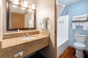 AmericInn by Wyndham Valley City - Conference Center