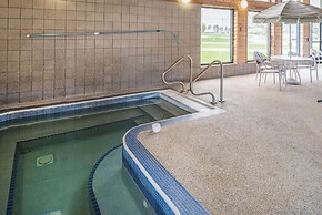 AmericInn by Wyndham Valley City - Conference Center