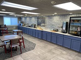 AmericInn by Wyndham Valley City - Conference Center