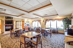 Quality Inn & Suites MidAmerica Industrial Park Area