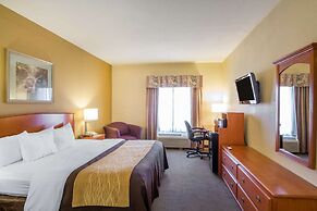 Quality Inn & Suites MidAmerica Industrial Park Area