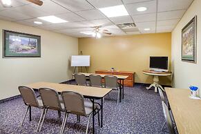 Quality Inn & Suites MidAmerica Industrial Park Area