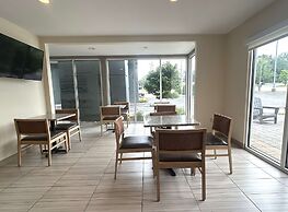 Best Western Erie Inn & Suites