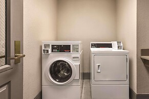 Country Inn & Suites by Radisson, Nashville Airport East, TN