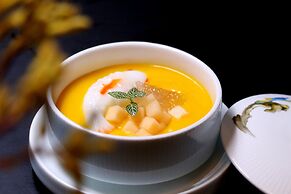 Crowne Plaza Zhuhai City Center by IHG