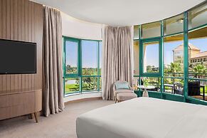 Hilton Pyramids Golf