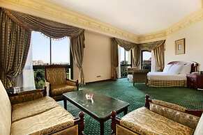 Hilton Pyramids Golf