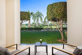 Hilton Pyramids Golf