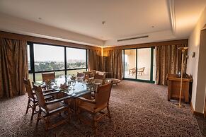 Hilton Pyramids Golf