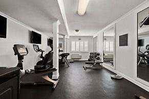 Best Western Plus Manhattan Beach Hotel