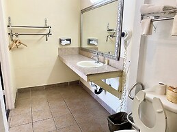 Super 8 by Wyndham Albuquerque Downtown