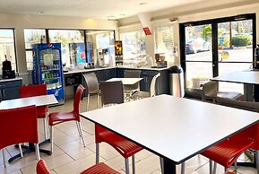 Super 8 by Wyndham Albuquerque Downtown