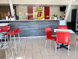 Super 8 by Wyndham Albuquerque Downtown