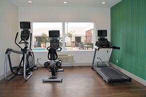 Holiday Inn Express And Suites by IHG