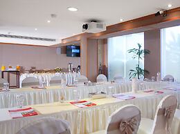 Ramada by Wyndham Qurum Beach