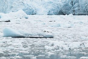 Glacier Bay Lodge
