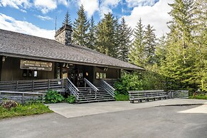 Glacier Bay Lodge