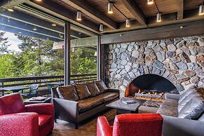 Glacier Bay Lodge