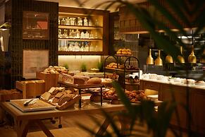 The St. Regis Mardavall Mallorca Resort