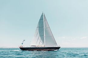 The St. Regis Mardavall Mallorca Resort