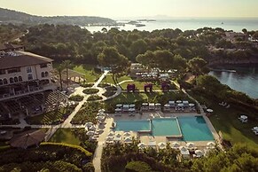 The St. Regis Mardavall Mallorca Resort