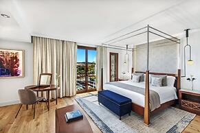 The St. Regis Mardavall Mallorca Resort