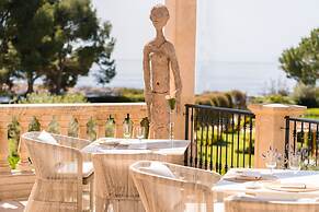 The St. Regis Mardavall Mallorca Resort