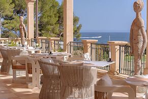 The St. Regis Mardavall Mallorca Resort