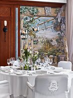 The St. Regis Mardavall Mallorca Resort