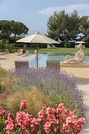 The St. Regis Mardavall Mallorca Resort