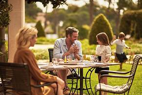 The St. Regis Mardavall Mallorca Resort