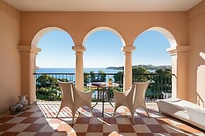 The St. Regis Mardavall Mallorca Resort