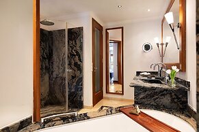 The St. Regis Mardavall Mallorca Resort