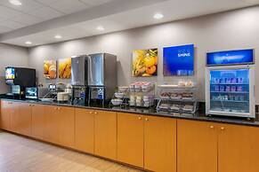 Comfort Suites Near Universal Orlando Resort