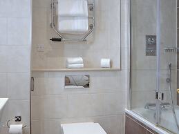 Sunday Box Hill Burford Bridge Hotel